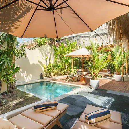 Lovely 1 Bedroom Villa Walking Distance To The Beach