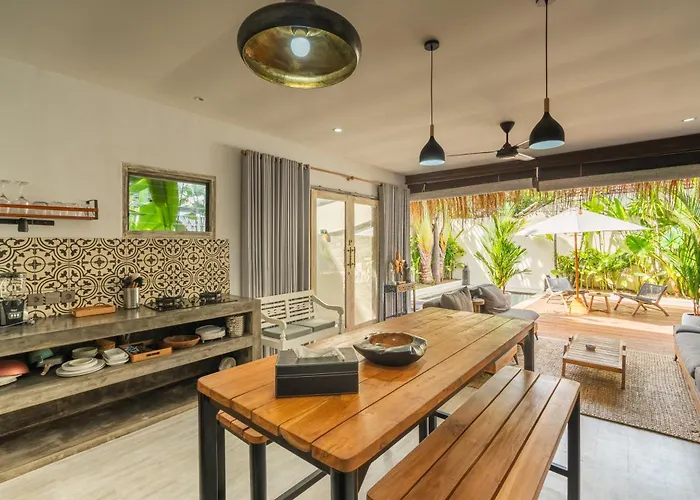 Lovely 1 Bedroom Walking Distance To The *